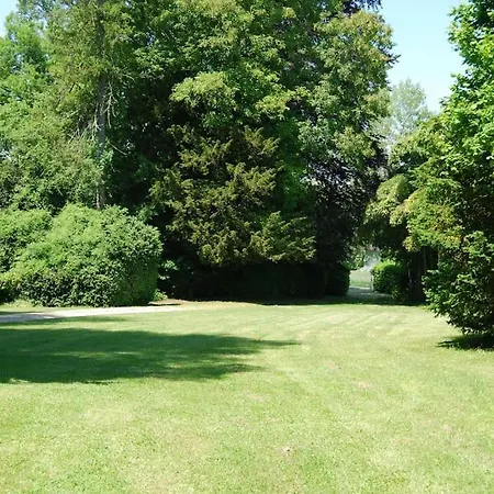 Апартаменты 2 Bedroom In The Grounds Of A Chateau *