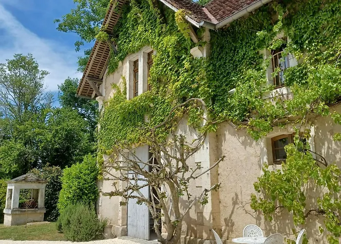 2 Bedroom In The Grounds Of A Chateau Apartamento